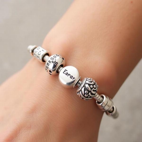 Armband mit drei Namen